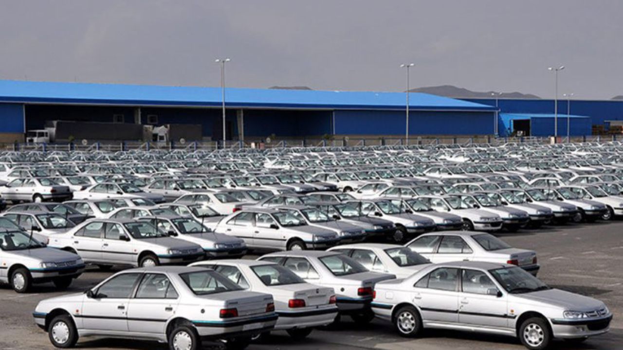 پارکینگ خودروهای پیش فروش شده ایران خودرو