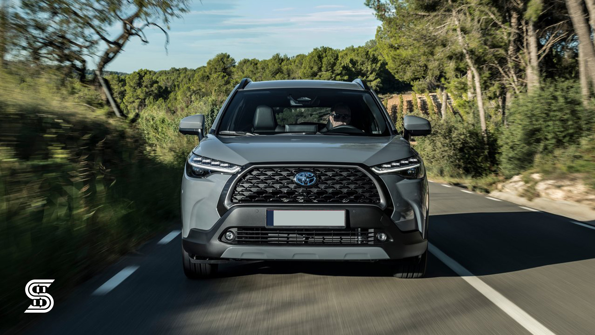 تویوتا کرولا کراس هیبرید ۲۰۲۴ - نمای جلو