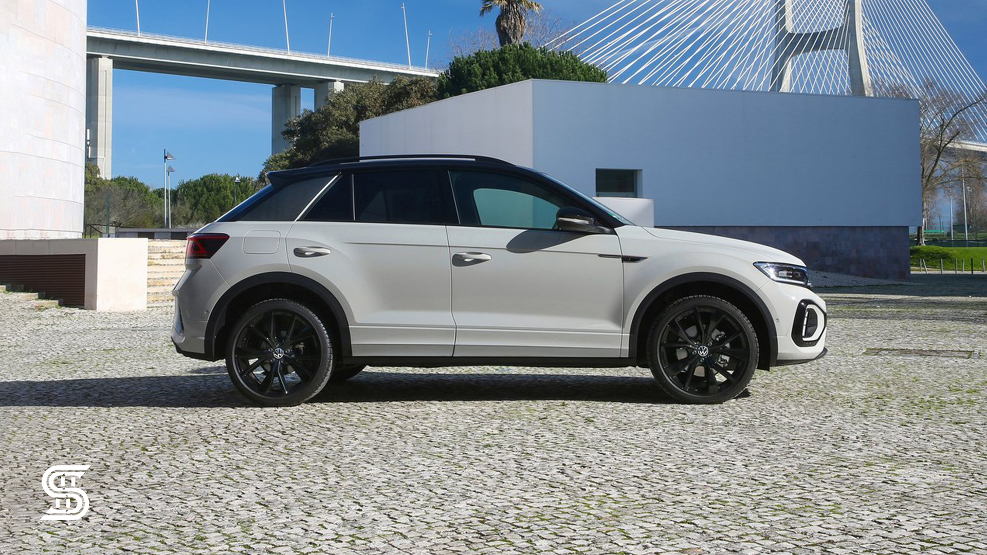 فولکس واگن تی راک ۲۰۲۴ - فولکس T-ROC 2024 - نمای کنار