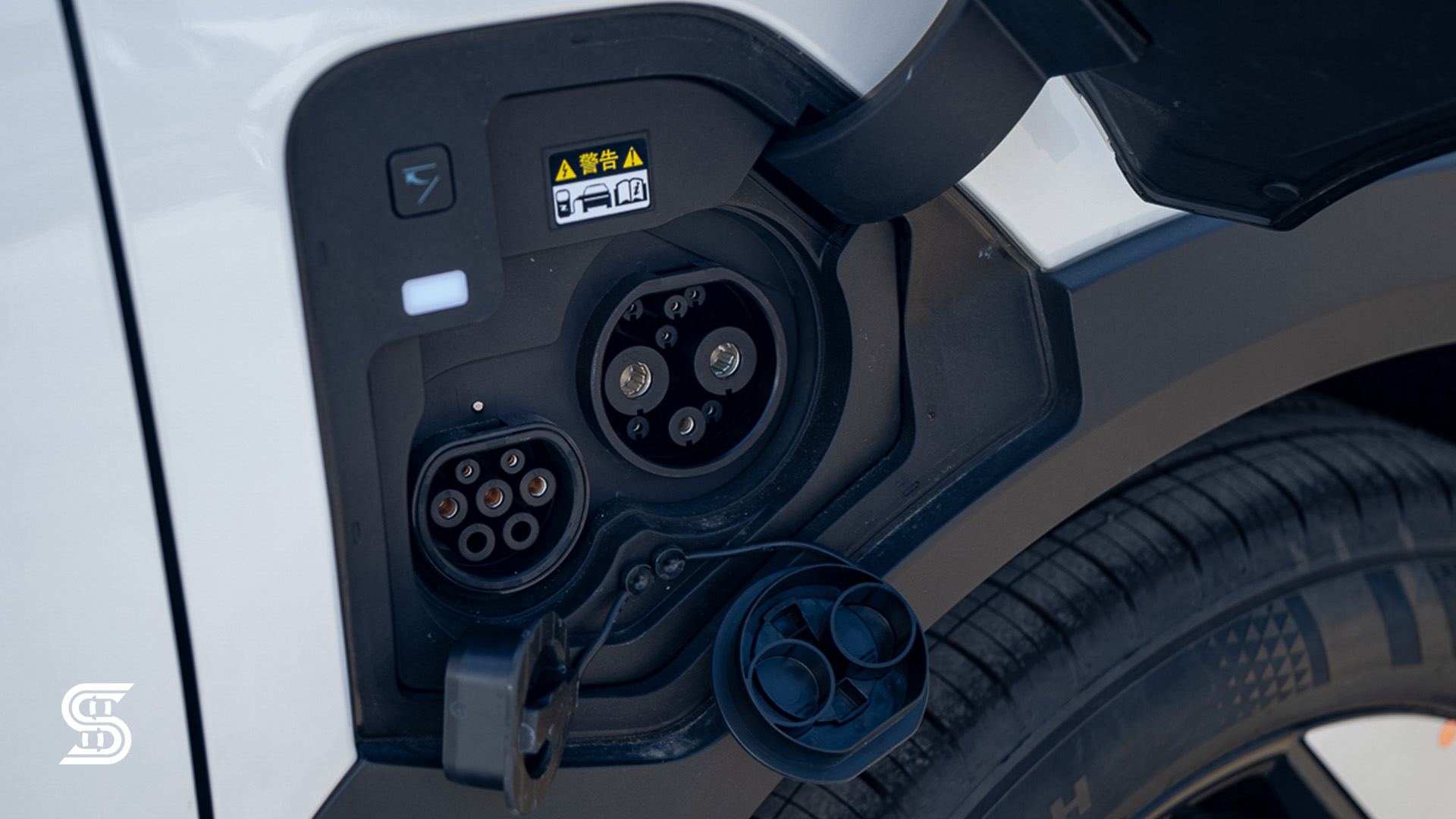 معرفی کیا EV5 مدل ۲۰۲۴ (محل شارژ)