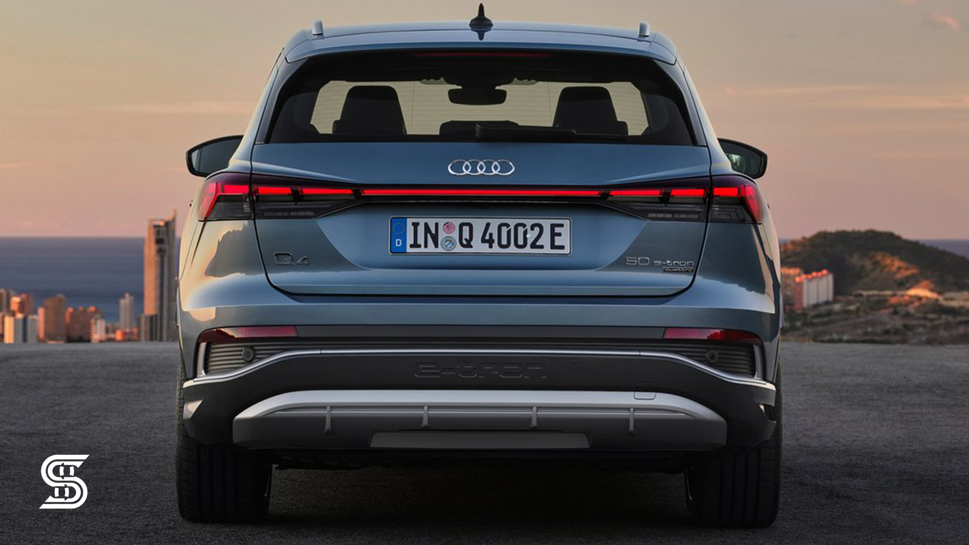 معرفی آئودی Q4 e-tron مدل 2025 (عقب)