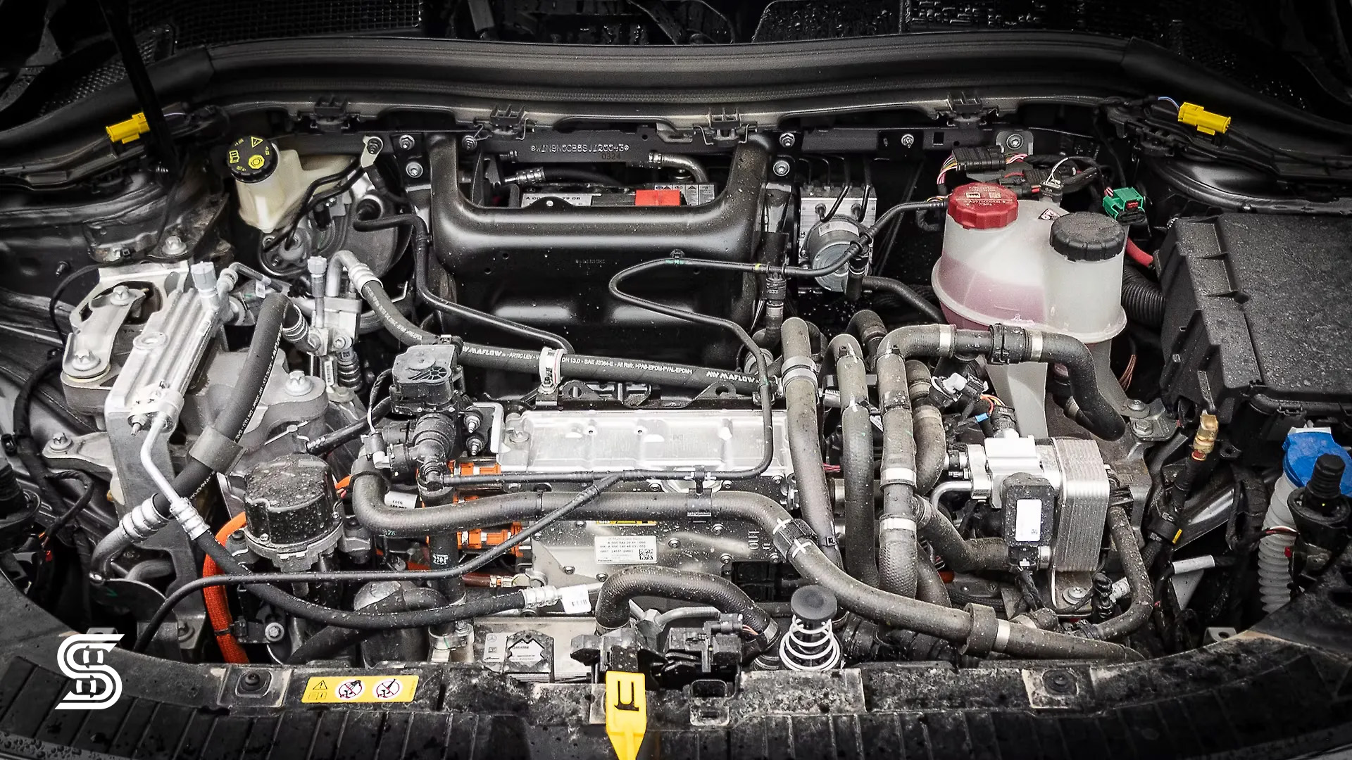 معرفی بنز EQA 260 - موتور