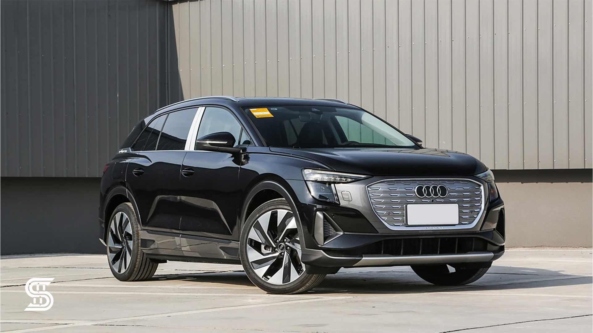 مقایسه فولکس واگن ID.Unyx و آئودی Q5 e-tron - رو به رو آئودی